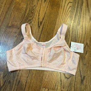 Elegant Lace Front-Closure‎ Bra in Soft Pink Comfort Choice posture support 42B